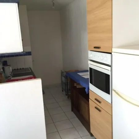 T3 Avec Terrasse, 6 Couchages, Proche Port - Fr-1-81-111 * Leucate